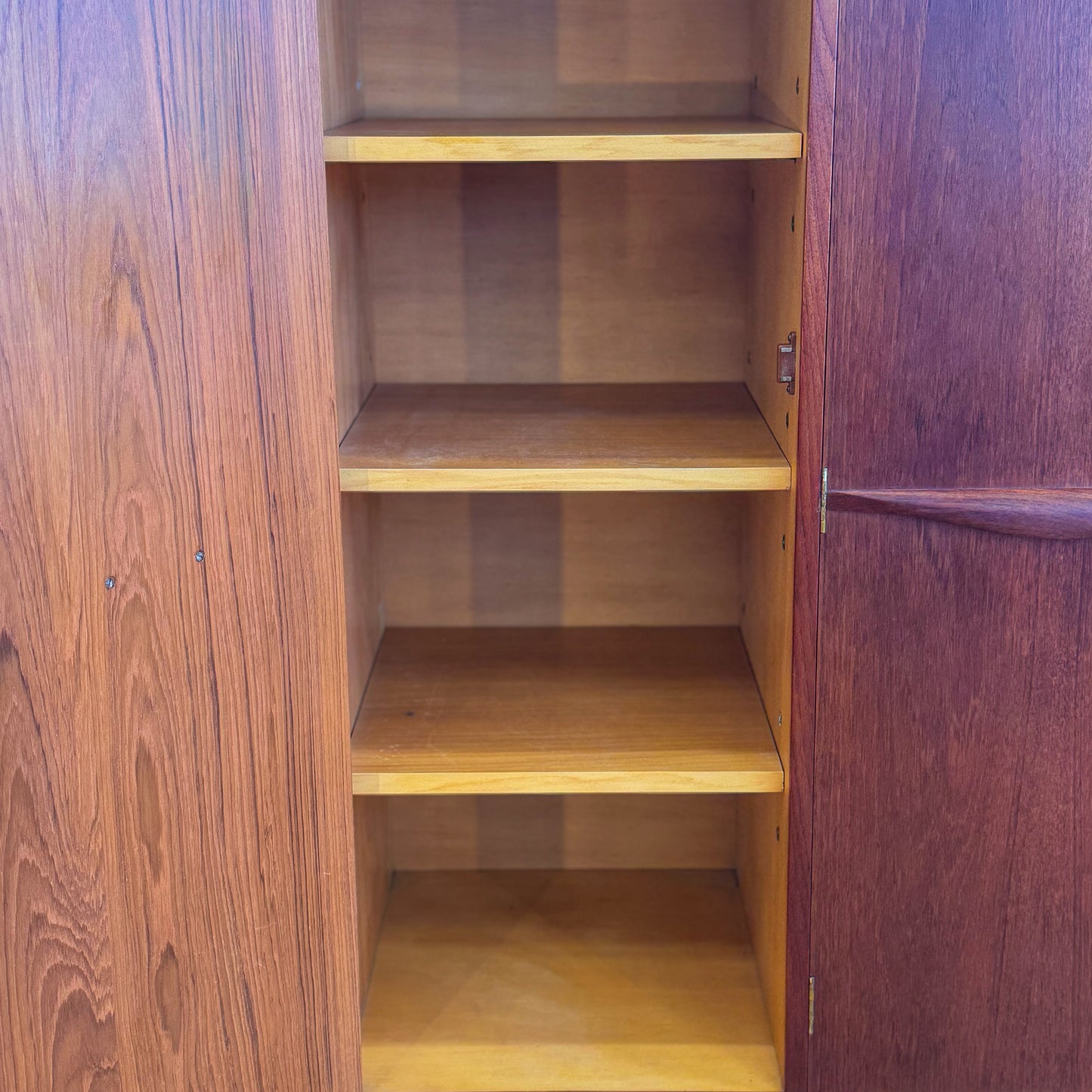 Vintage mid century 1960s Chiswell bar cabinet / storage unit
