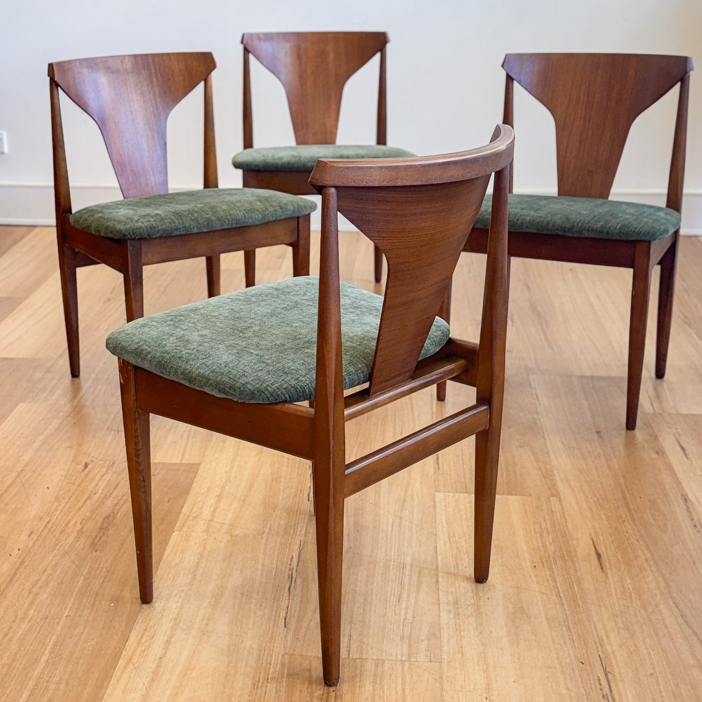 Set of four Elliot’s of Newsbury dining chairs