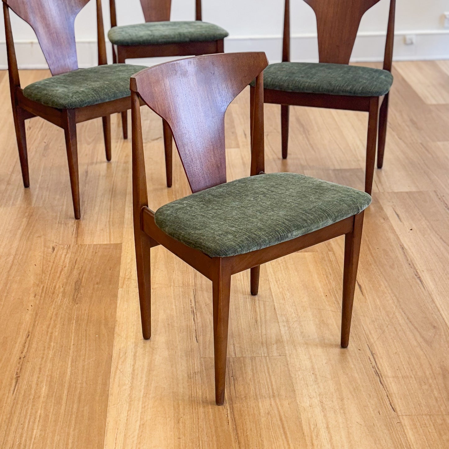 Set of four Elliot’s of Newsbury dining chairs