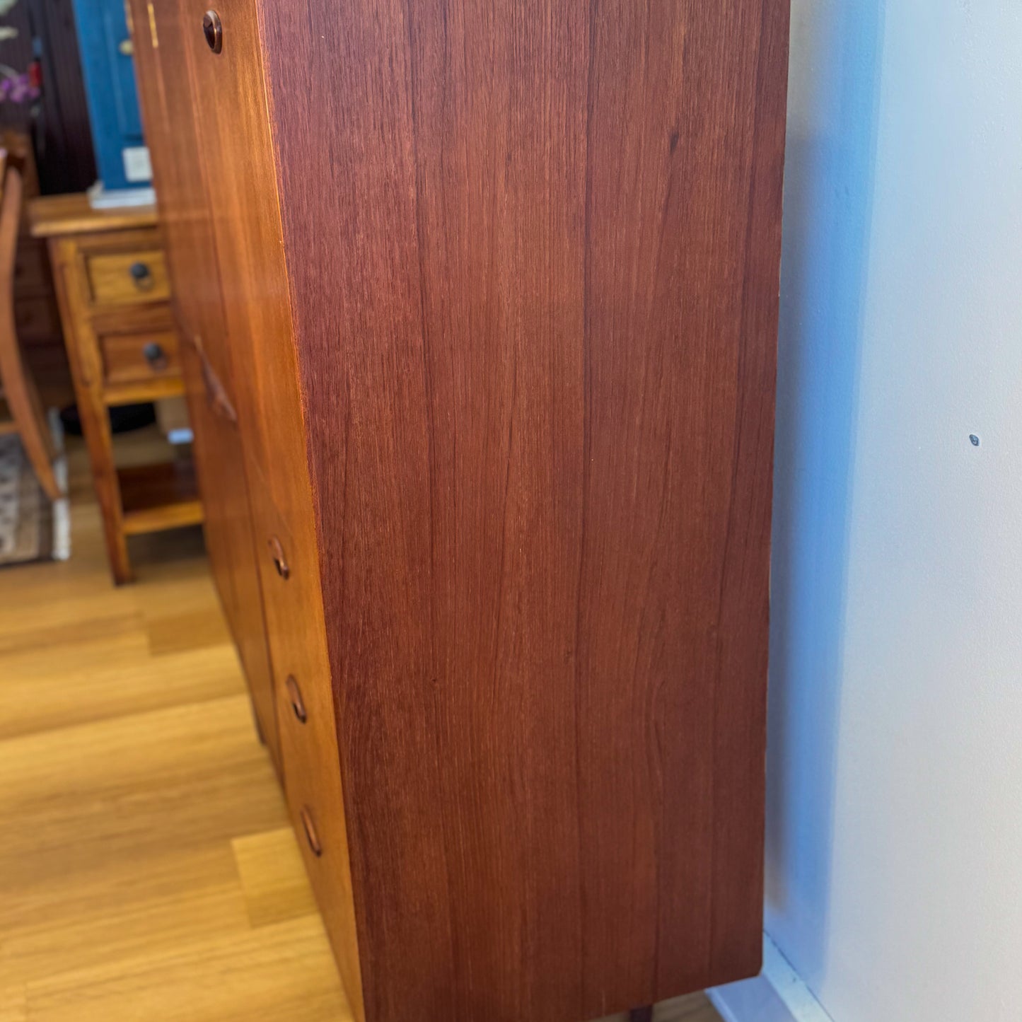 Vintage mid century 1960s Chiswell bar cabinet / storage unit
