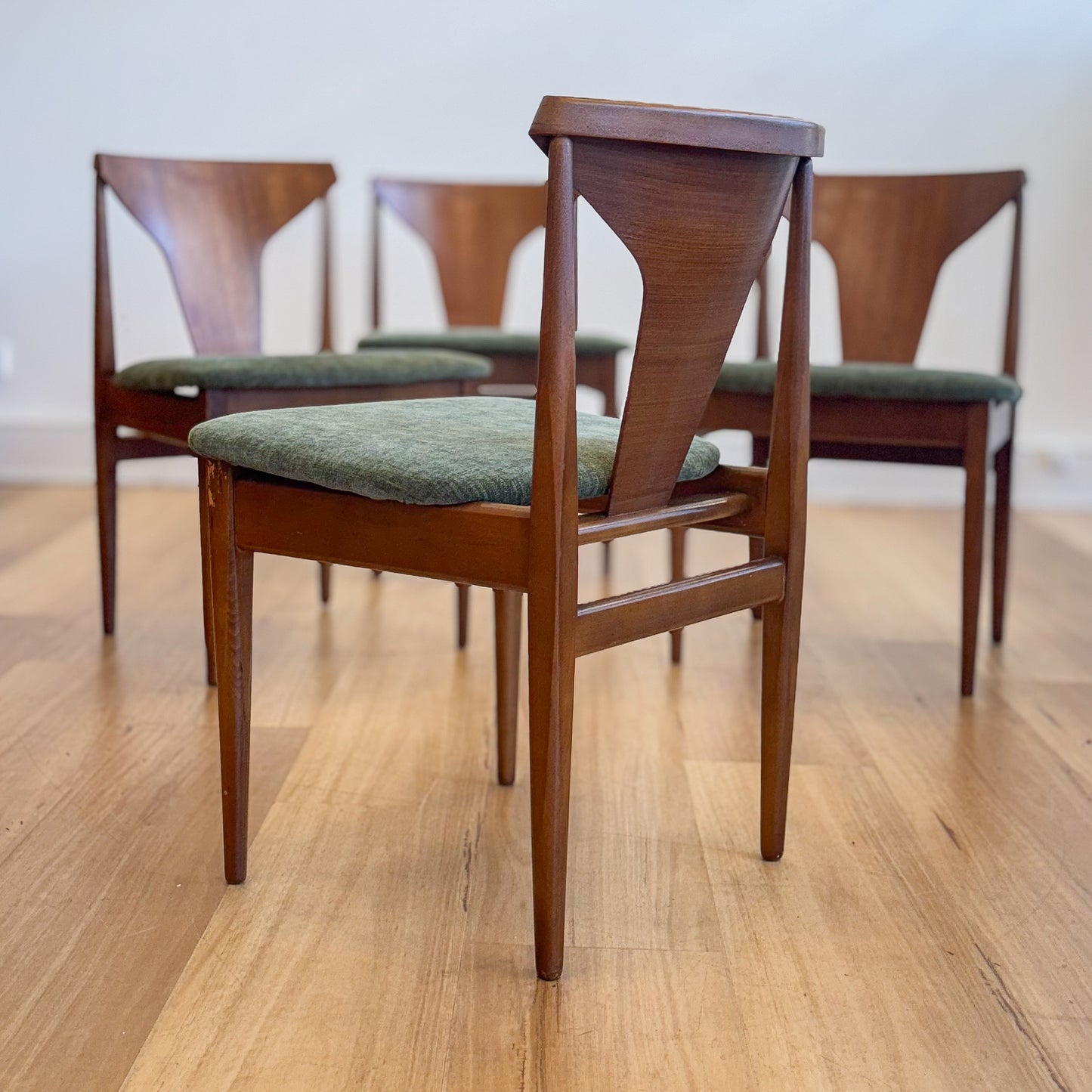 Set of four Elliot’s of Newsbury dining chairs