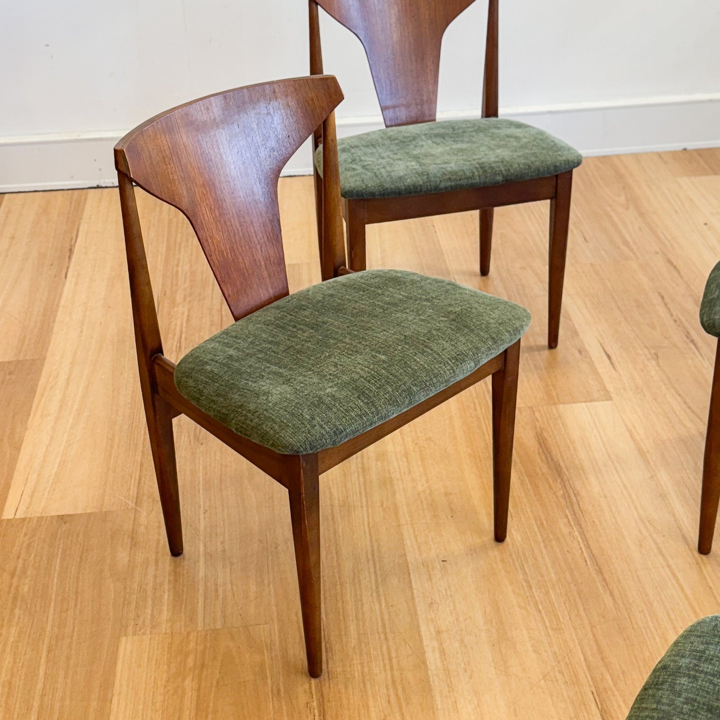Set of four Elliot’s of Newsbury dining chairs