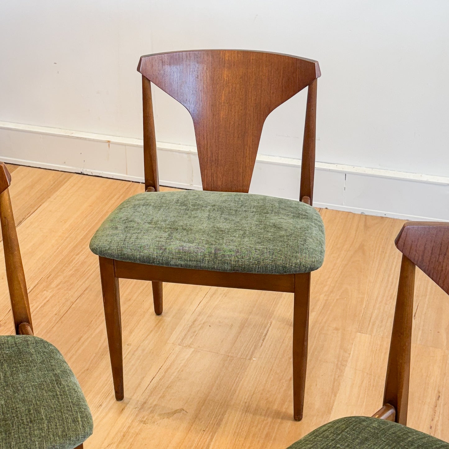 Set of four Elliot’s of Newsbury dining chairs