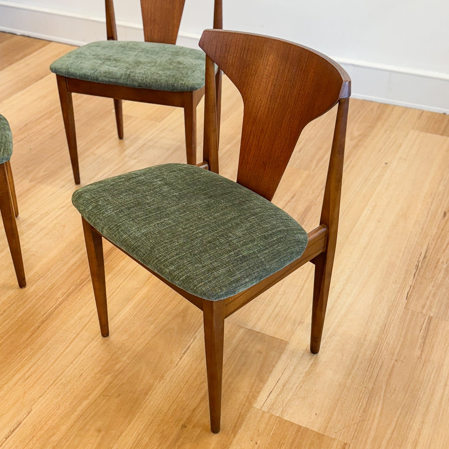 Set of four Elliot’s of Newsbury dining chairs