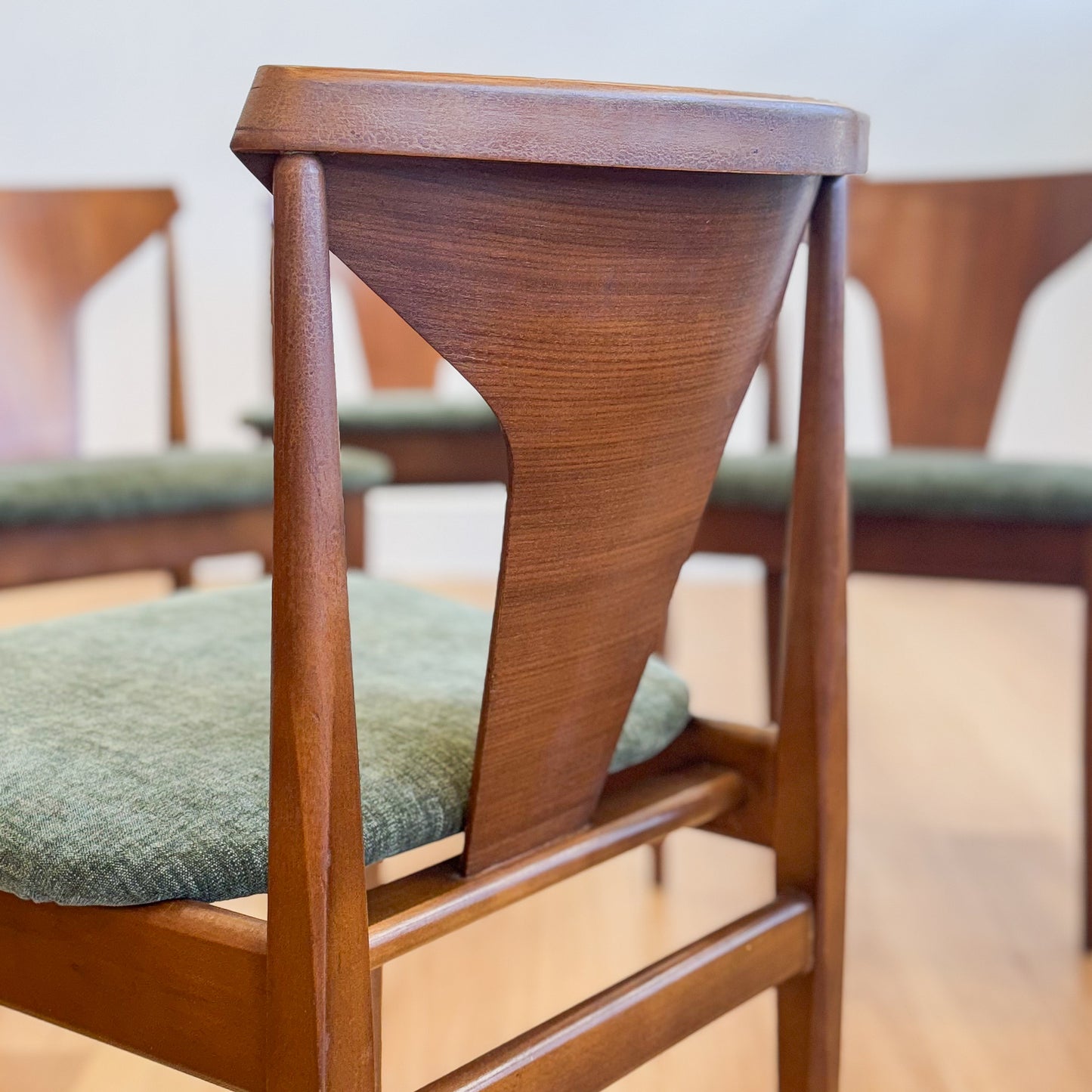 Set of four Elliot’s of Newsbury dining chairs