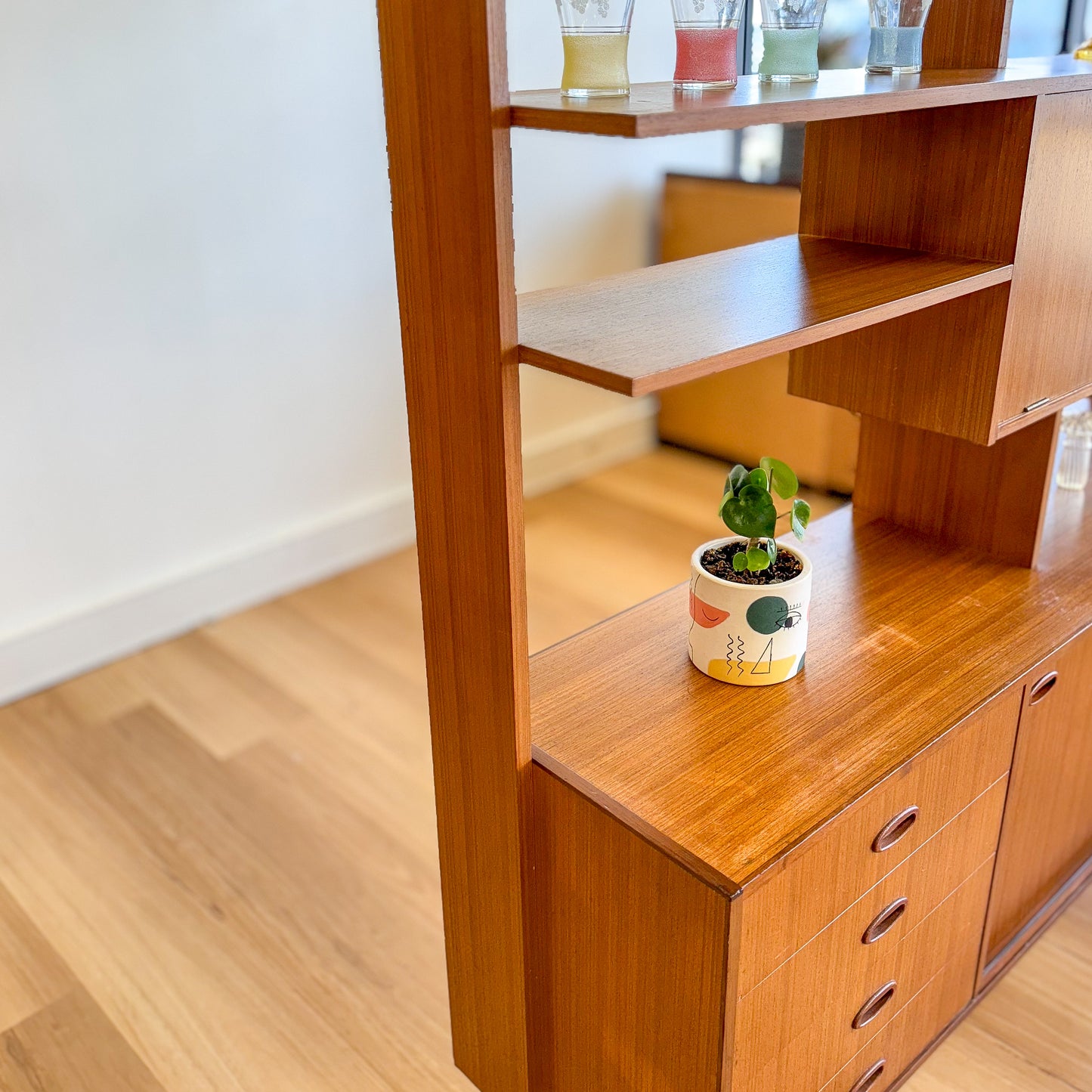 Elite furniture room divider