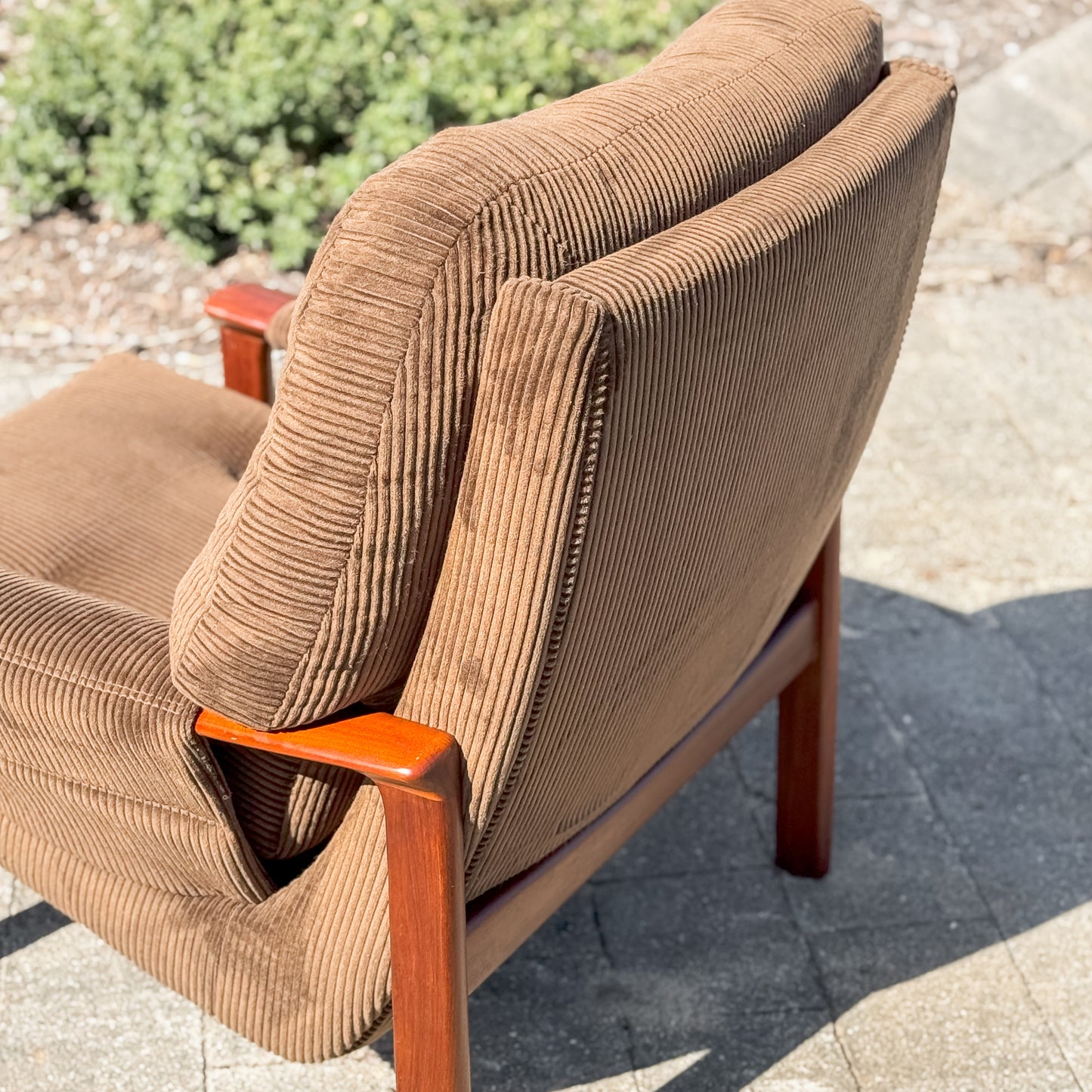 Tessa T21 original brown corduroy armchair
