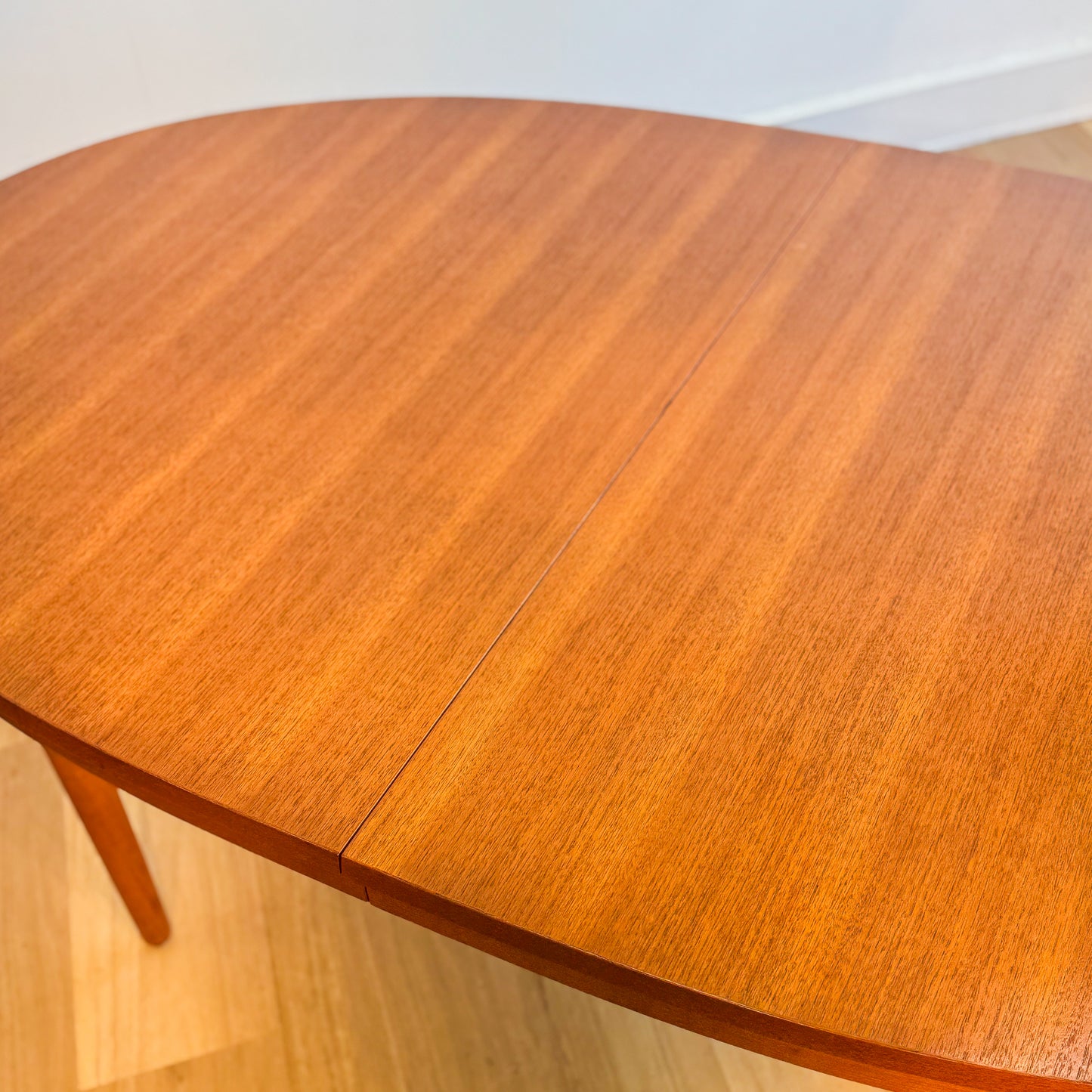 Chiswell 1972 vintage extension 6-8 seater dining table