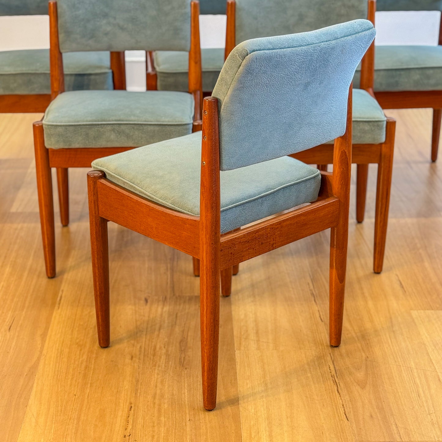 Set of 6 1970s vintage Chiswell teak dining chairs