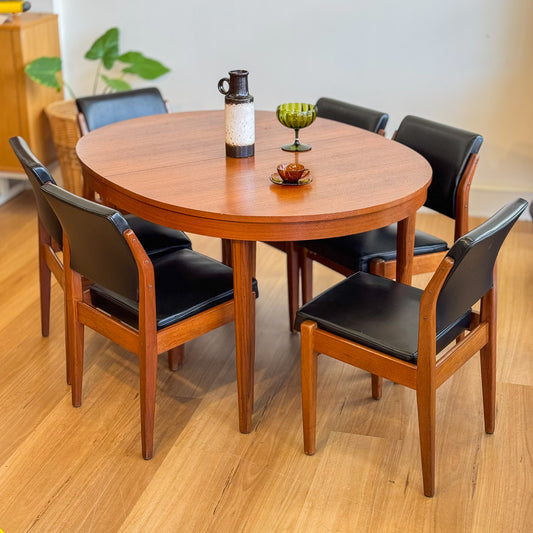 7 piece Wrightbilt extension dining setting