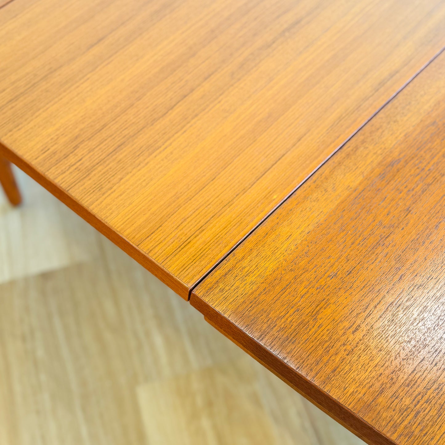 Chiswell 1972 vintage extension 6-8 seater dining table