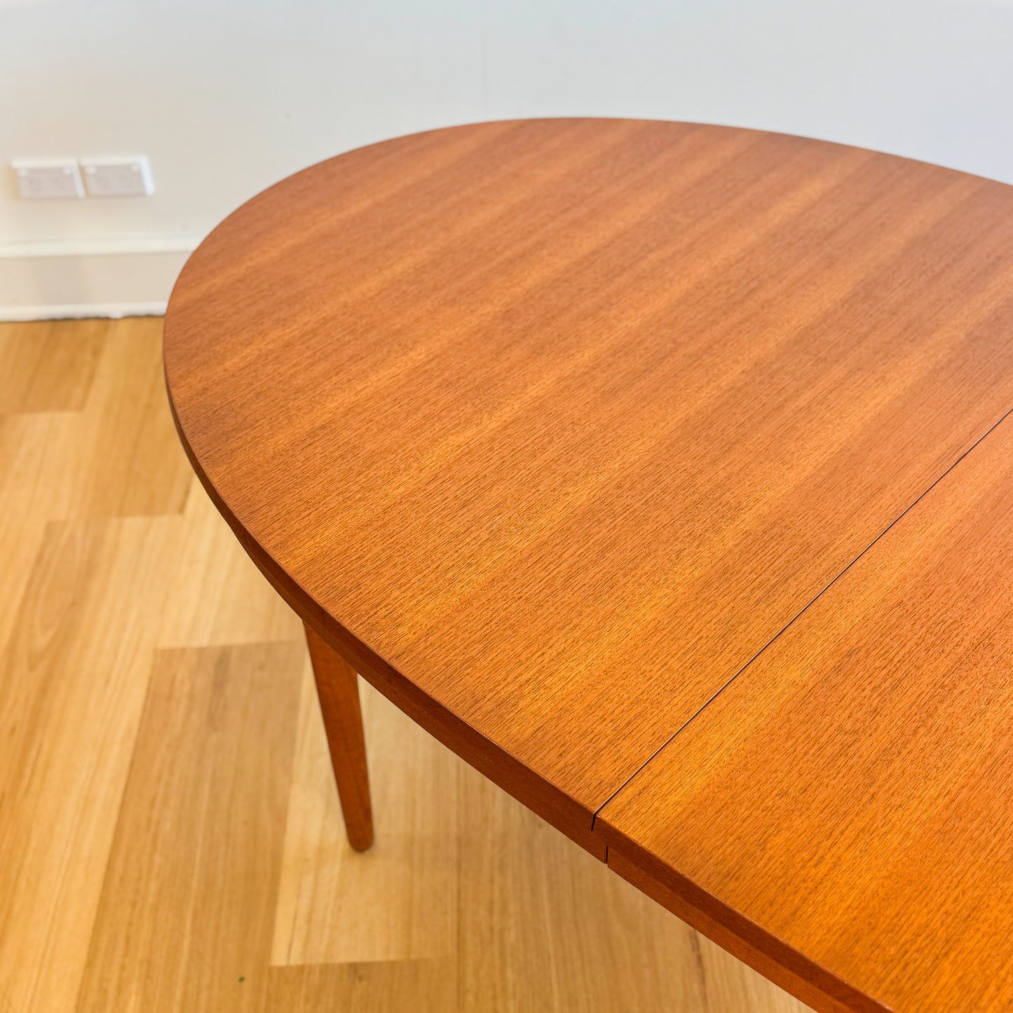 Chiswell 1972 vintage extension 6-8 seater dining table