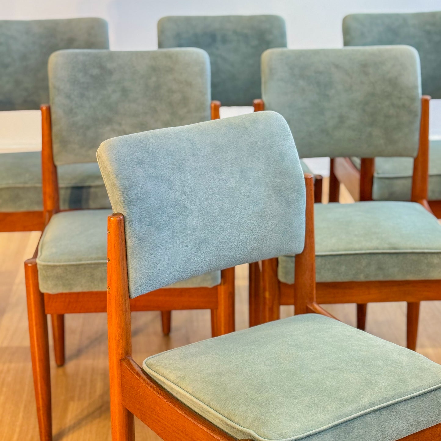 Set of 6 1970s vintage Chiswell teak dining chairs
