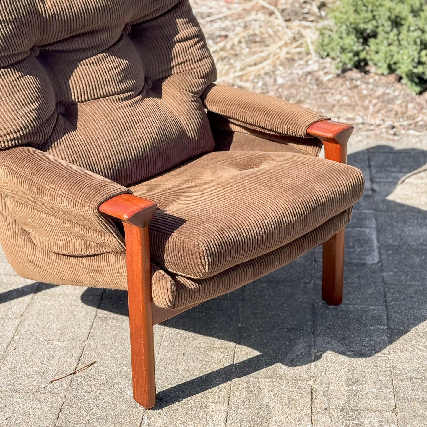 Tessa T21 original brown corduroy armchair