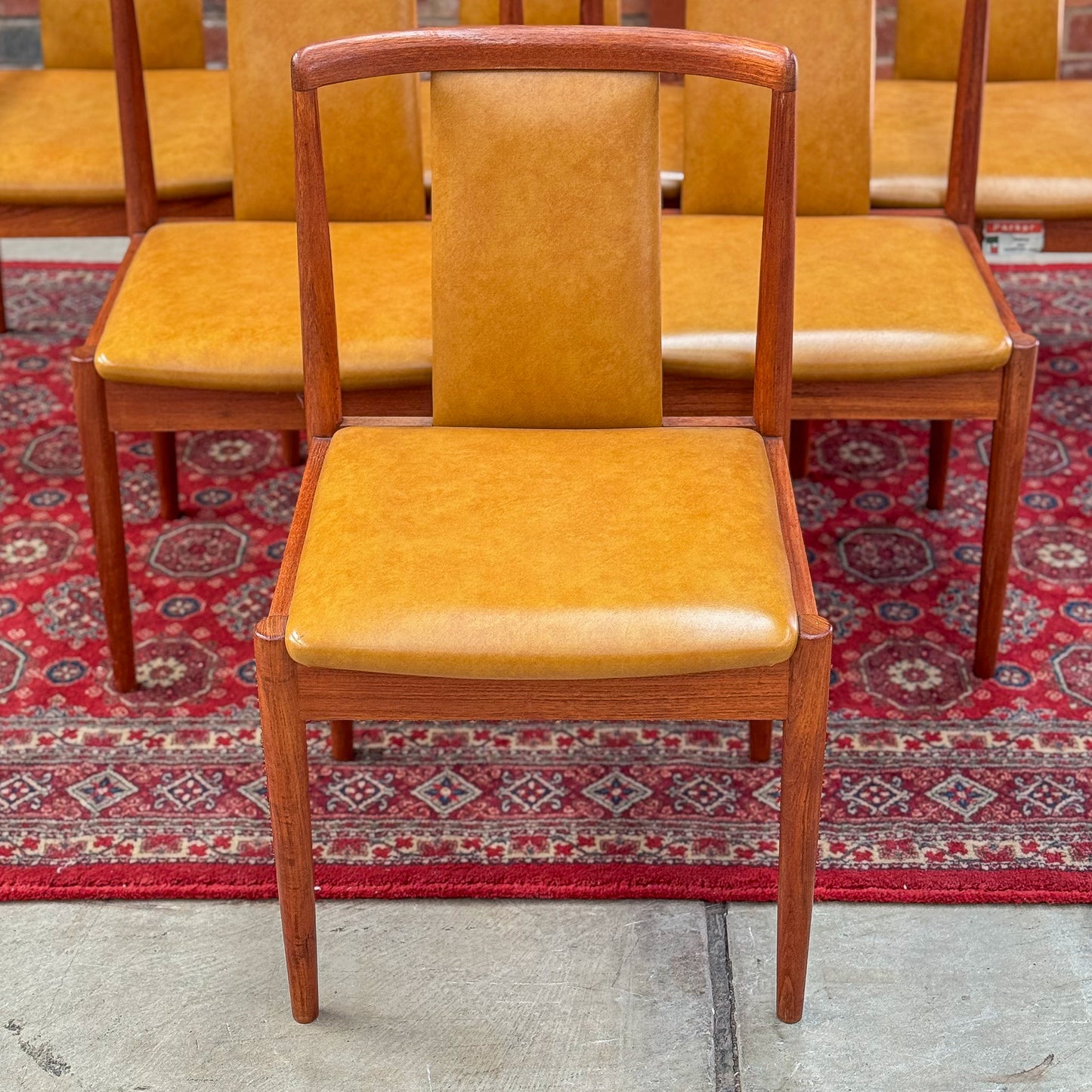 Set of 6 Parker t-back dining chairs including two carvers
