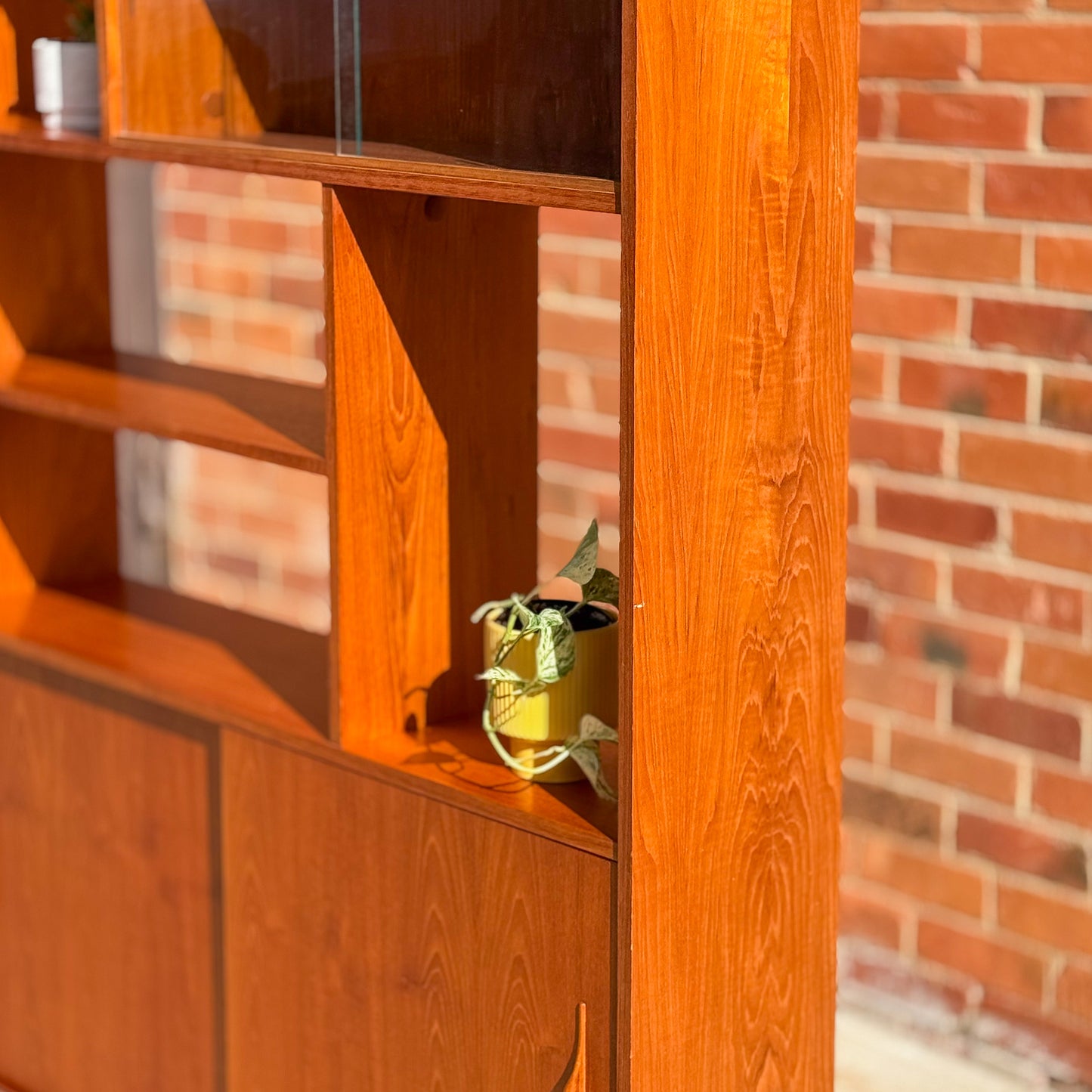 Macrob Furniture Room divider