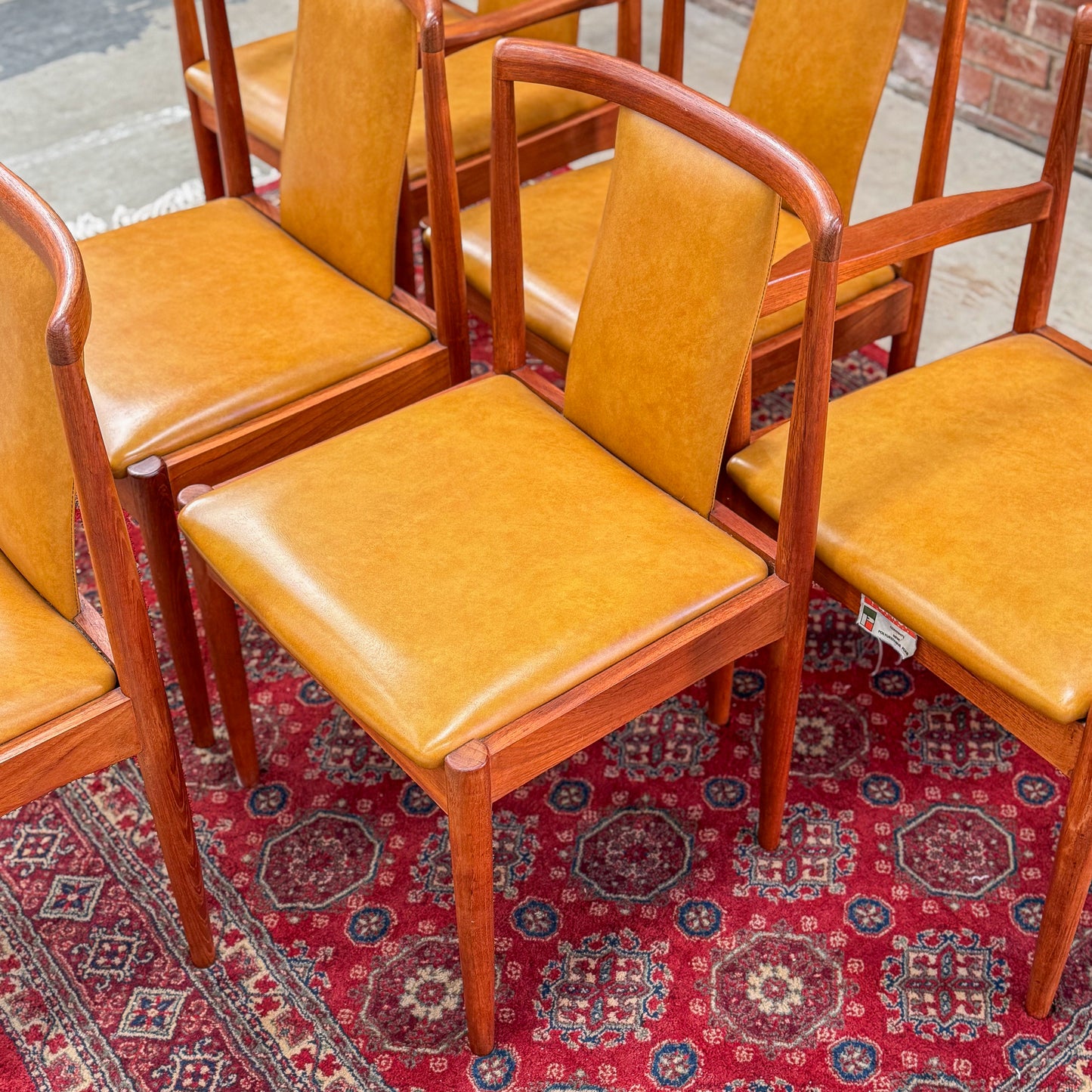 Set of 6 Parker t-back dining chairs including two carvers