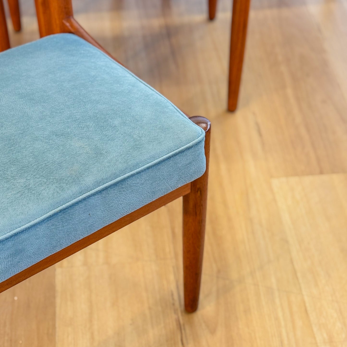 Set of 6 1970s vintage Chiswell teak dining chairs