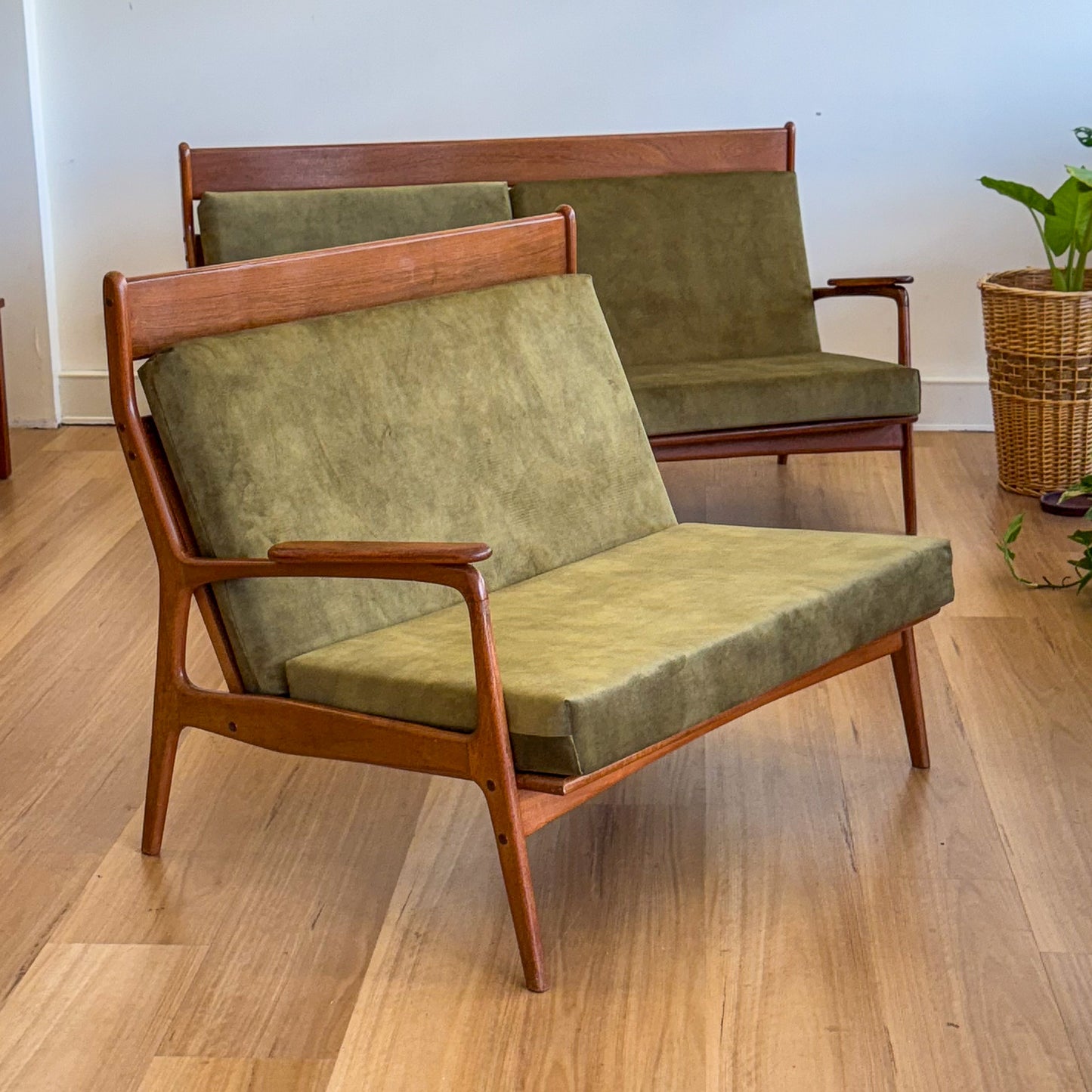 Two piece modular lounge suite