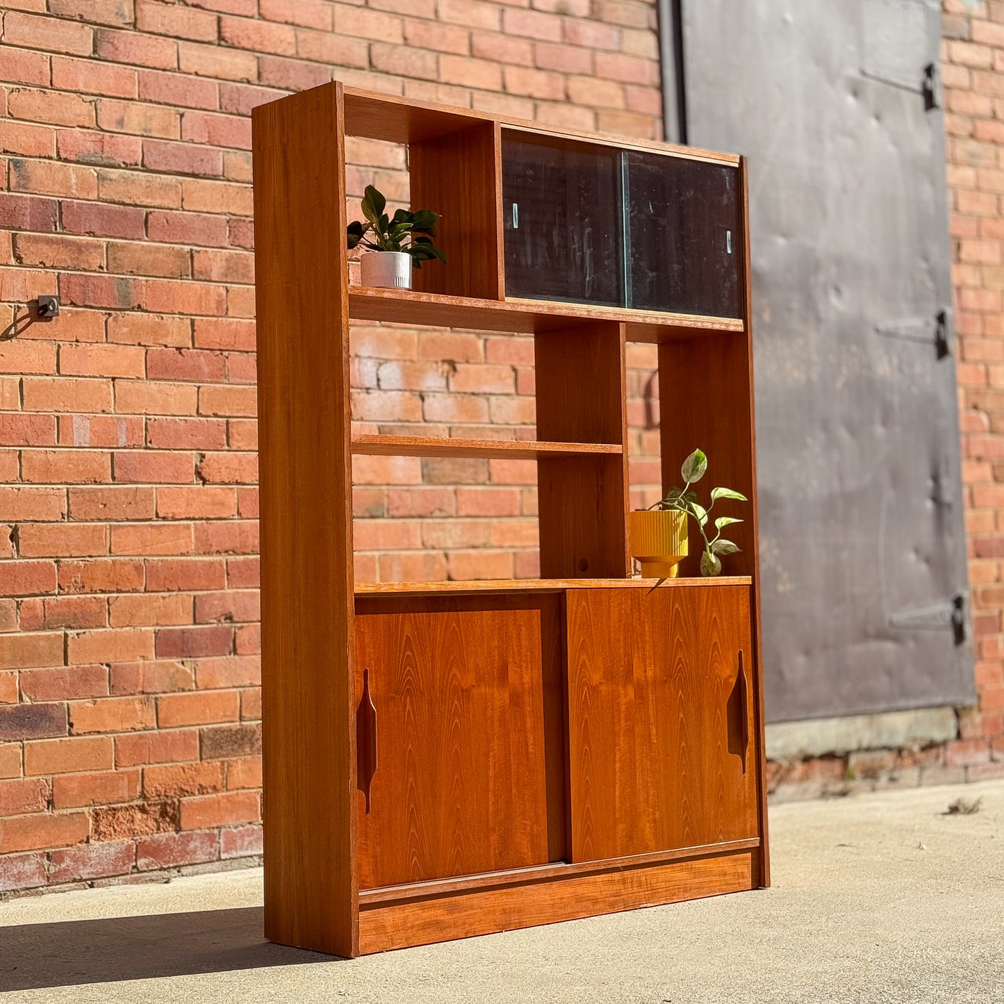 Macrob Furniture Room divider