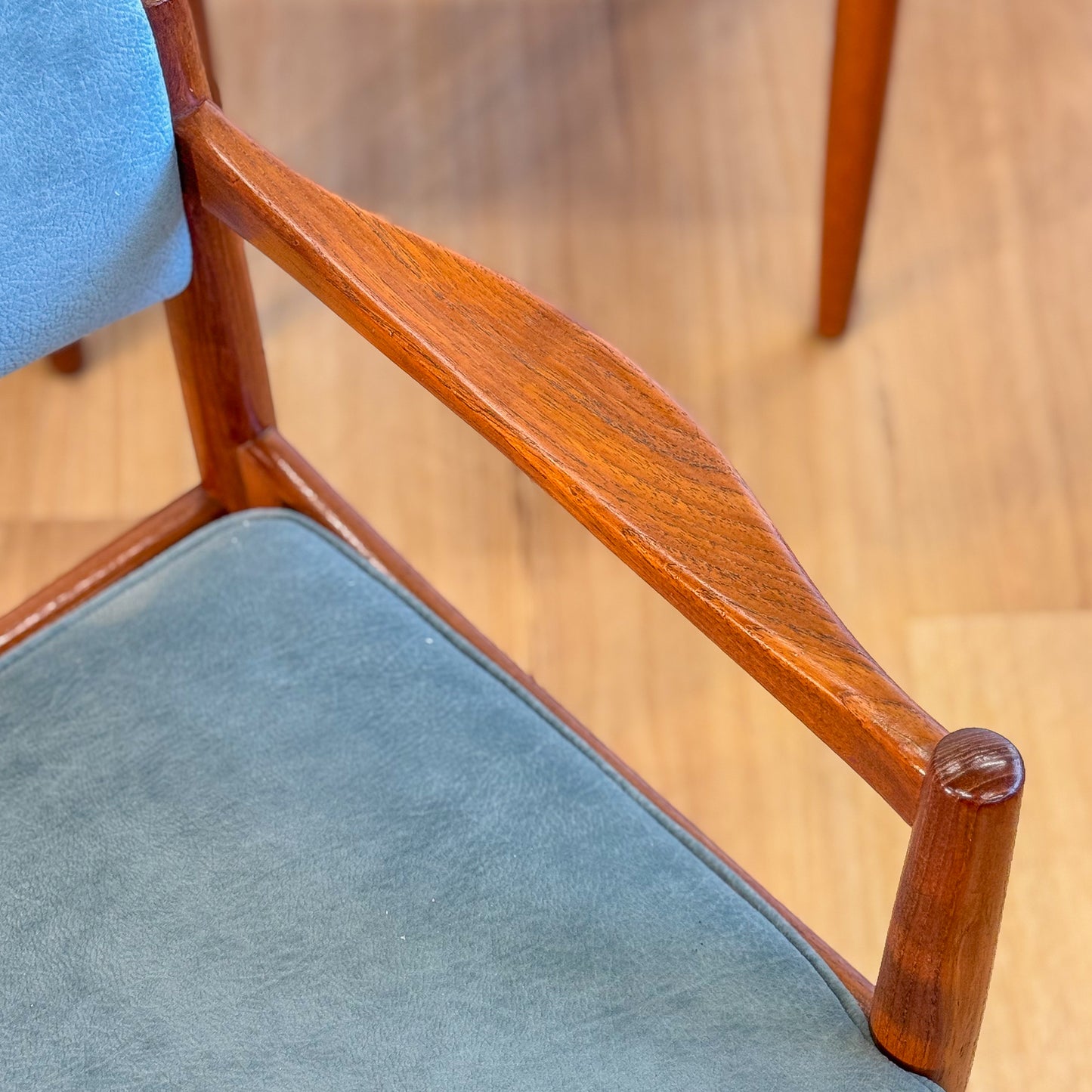 Set of 6 1970s vintage Chiswell teak dining chairs