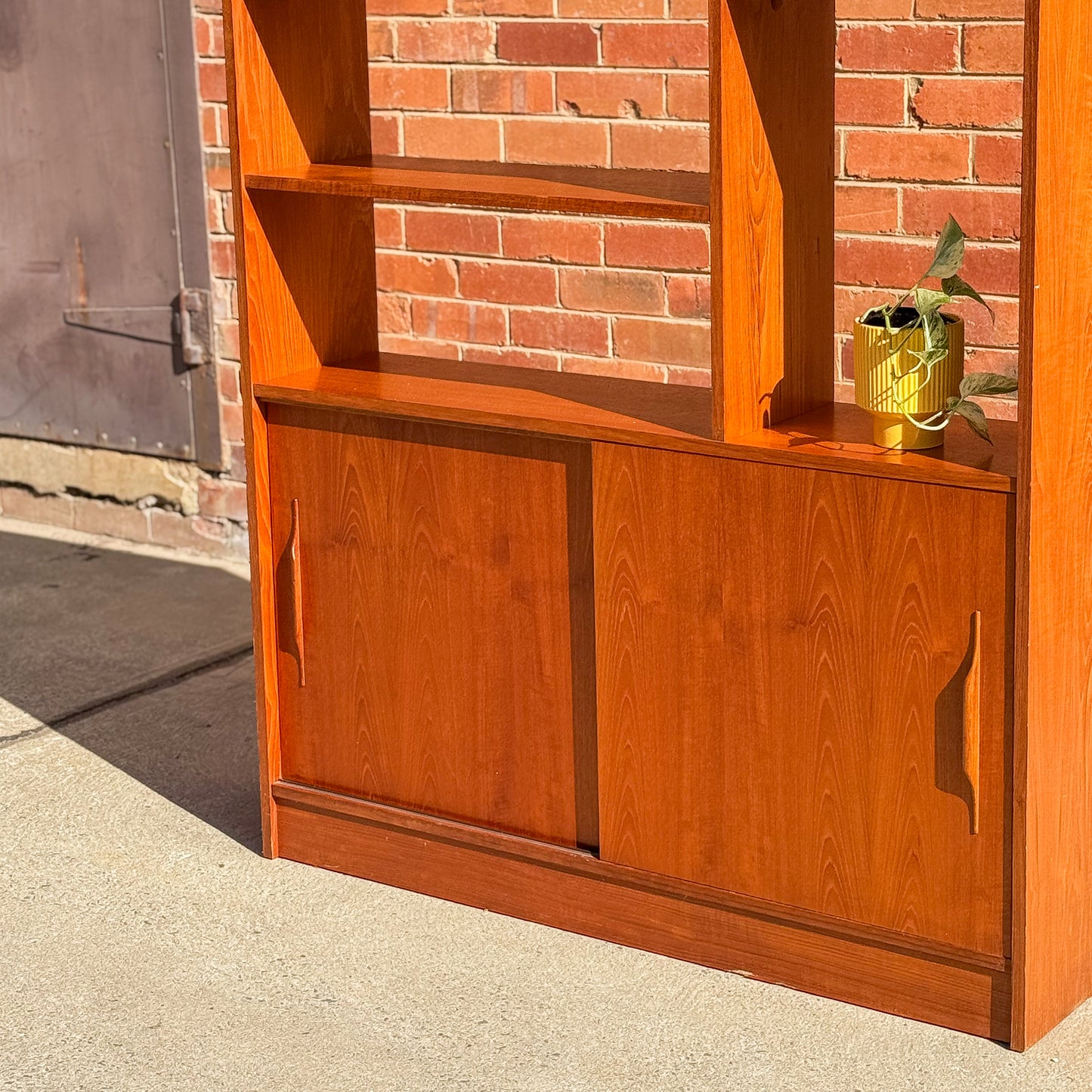 Macrob Furniture Room divider