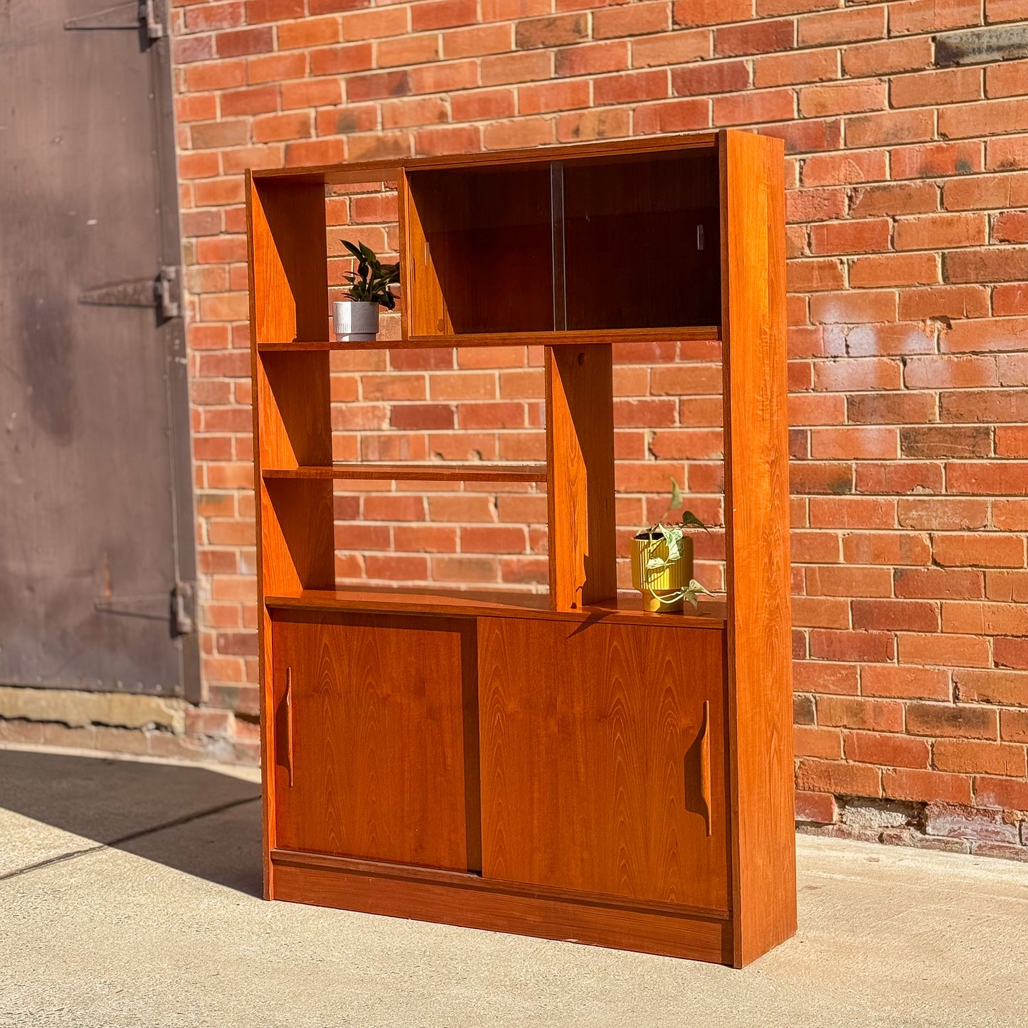 Macrob Furniture Room divider