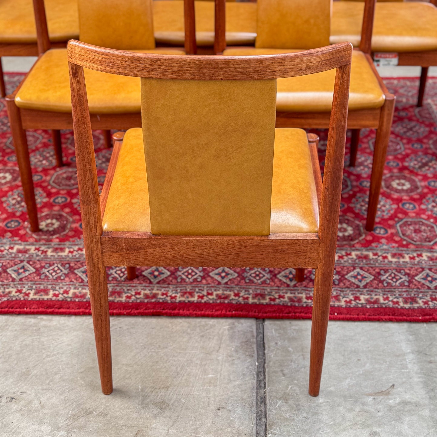 Set of 6 Parker t-back dining chairs including two carvers