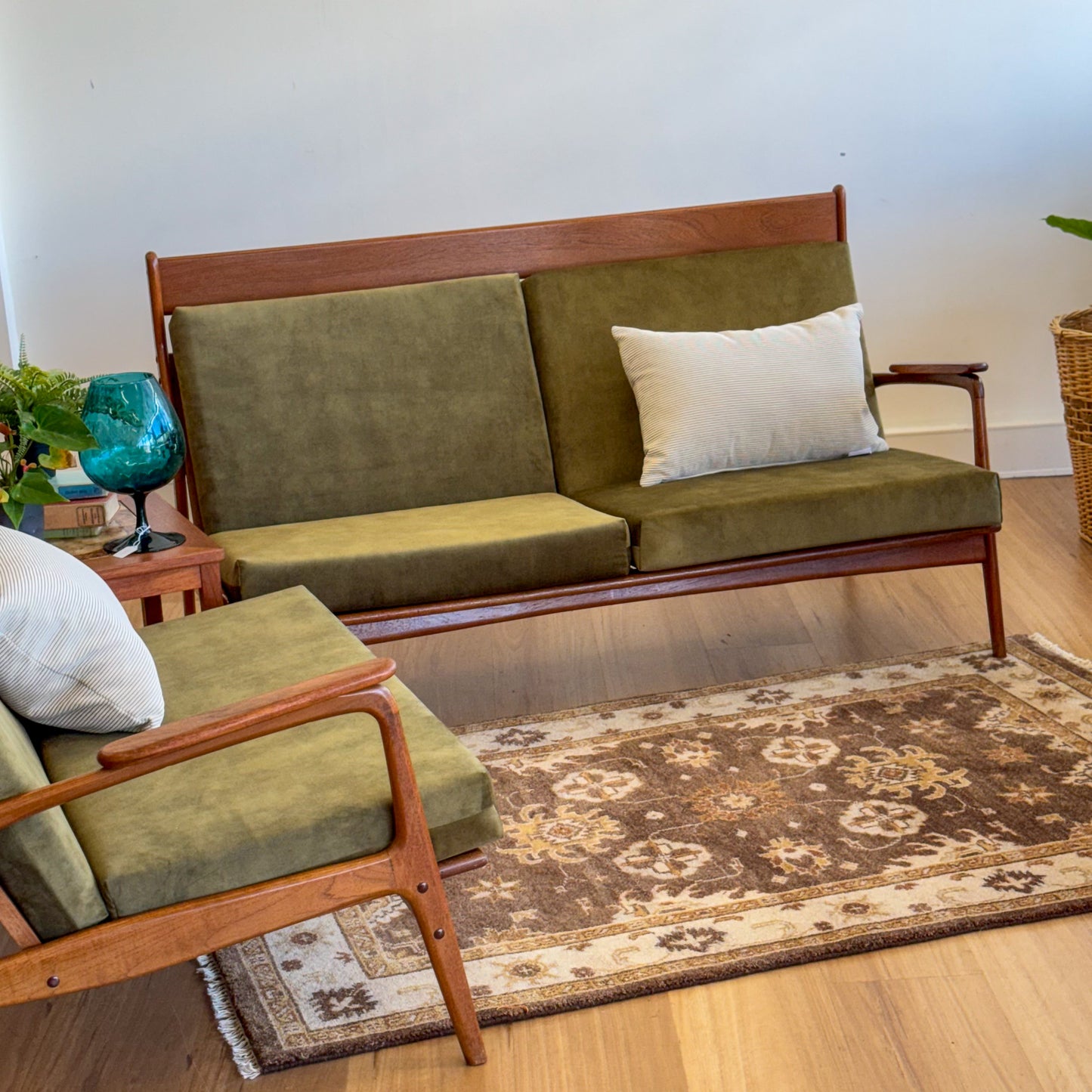 Two piece modular lounge suite