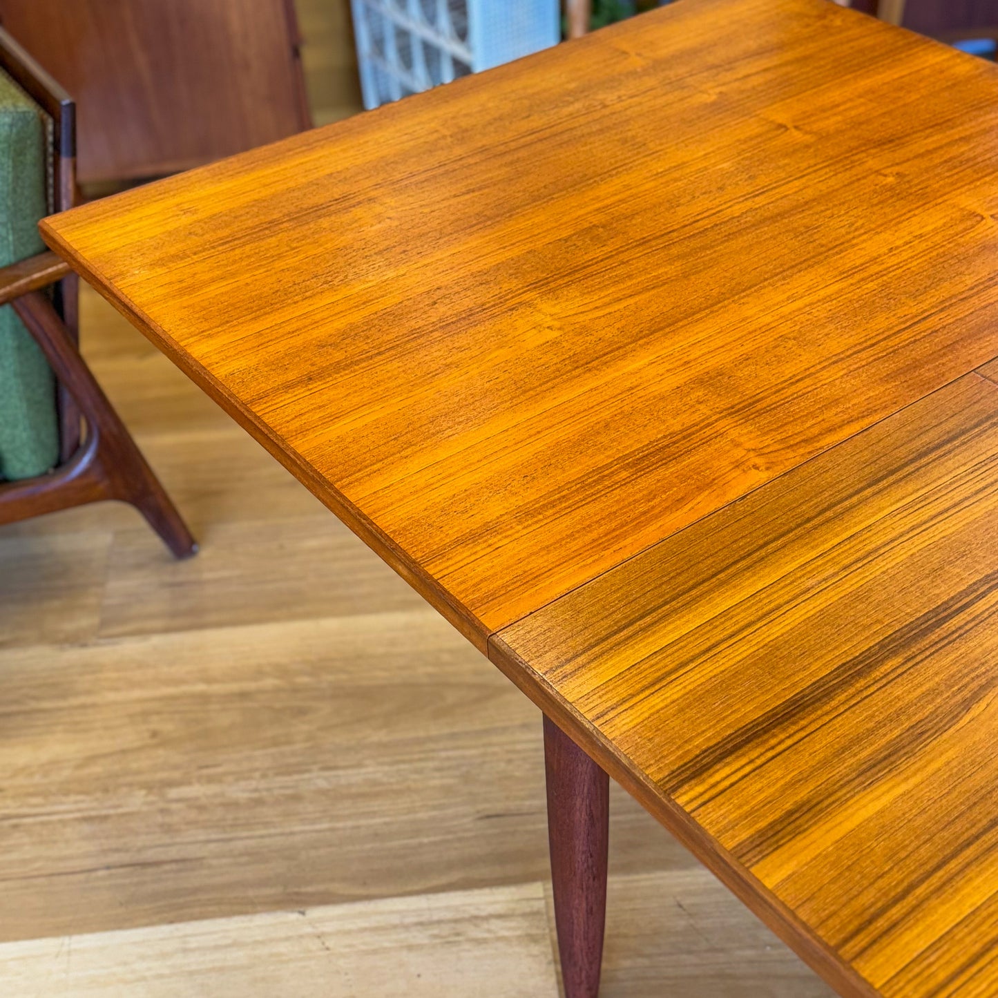 Chiswell 1965 double extension dining table